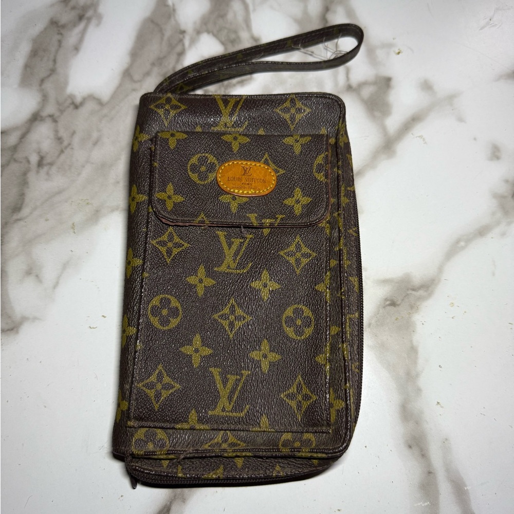 Vintage Louis Vuitton clutch 1998